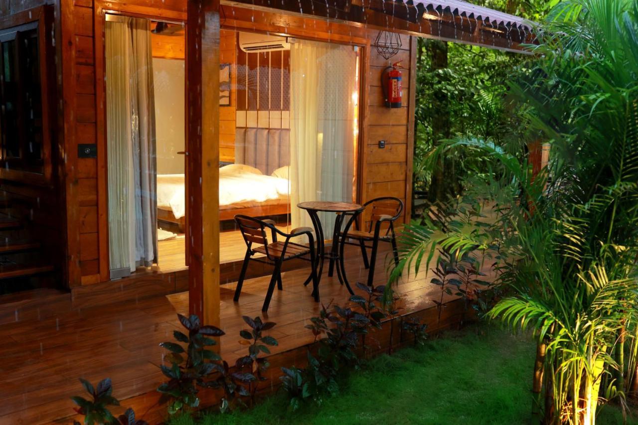 Wooden Ecr Sea Resort 蓬蒂切里 外观 照片