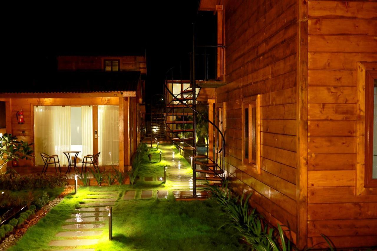 Wooden Ecr Sea Resort 蓬蒂切里 外观 照片