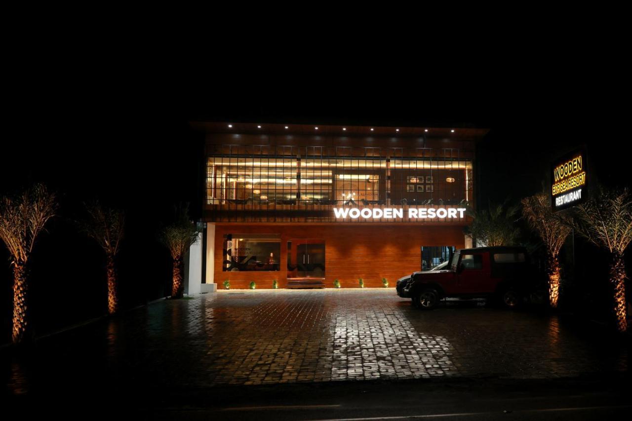 Wooden Ecr Sea Resort 蓬蒂切里 外观 照片